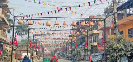 ‘भ्यालेन्टाइन डे’ का लागि झकिझकाउ, पर्यटकीय नगरी सौराहाको रुपै फेरियो