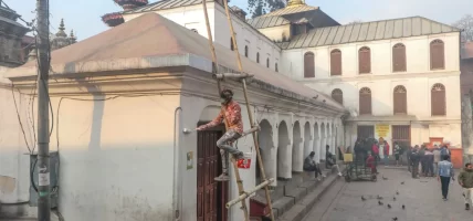 महाशिवरात्रि नजिकिदैँ गर्दा पाशुपात क्षेत्रमा रंगरोगन र सजिसजावट शुरु