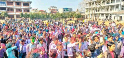 तराईका जिल्लाहरुमा होली पर्व मनाईंदै, सरकारले दियो सार्वजनिक बिदा