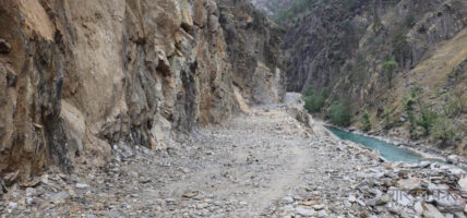 कर्णाली कोरिडोरको लाली बगर सुनाखाडा कच्ची सडक निर्माण