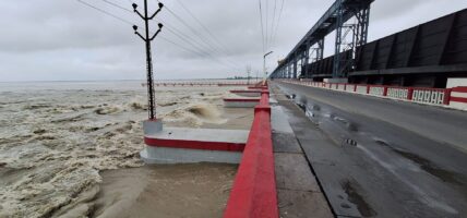 कोशीसहित १३ नदीले गर्‍यो सतर्कता तह पार, आसपासका क्षेत्रमा उच्च खतरा