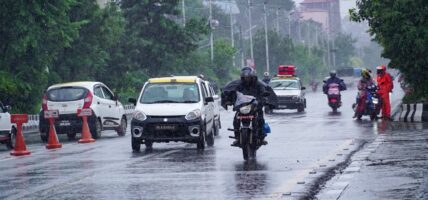 मेघगर्जन र चट्याङसहित वर्षा हुने, केही क्षेत्रमा भारी वर्षाको चेतावनी