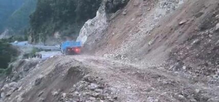 पहिरोका करण शुक्रबादेखि बन्द रहेको कालीगण्डकी करिडोर एक तर्फी सञ्चालनमा