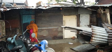 थापाथलीको राम मन्दिर परिसरमा काठमाडौँ महानगरपालिकाले चलायो डोजर थापाथलीको राम मन्दिर परिसरमा काठमाडौँ महानगरपालिकाले चलायो डोजर