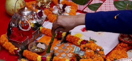 यमपञ्चक अर्थात् तिहारको तेस्रो दिन , धन धान्यकी देवी लक्ष्मी पूजा गरिँदै