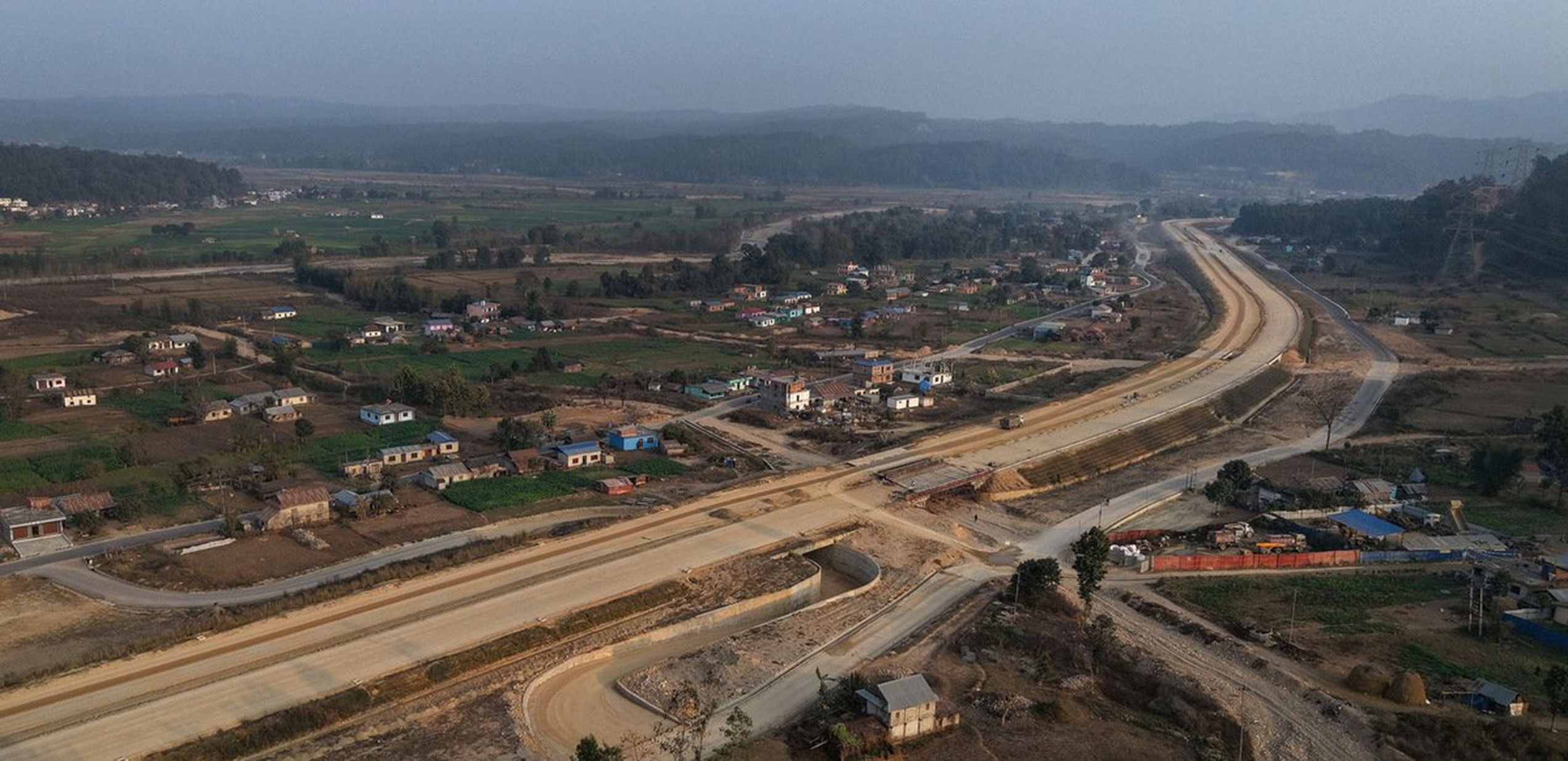 काठमाडौँ–तराई द्रूतमार्गको समय फेरि धकेलिने संकेत, ११ महिना बाँकी रहँदा आधाभन्दा बढी काम अधुरो