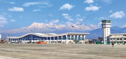 पोखरा अन्तर्राष्ट्रिय विमानस्थलमा विद्युत् लाइनका पोल नहट्दा पोखरा-मुग्लिन सडक आयोजनाअन्तर्गत पोखरा खण्डको निर्माण प्रभावित