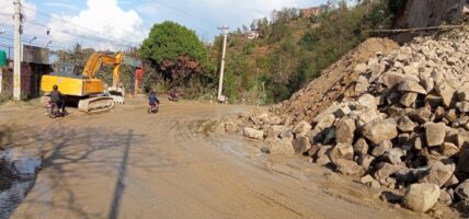 धुलिखेल–खावा सडकखण्डमा राति सवारी बन्द, वैकल्पिक मार्ग प्रयोग गर्न आग्रह
