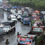 पहिरोको जोखिम बढेपछि मुग्लिन–नारायणगढ सडक पूर्ण बन्द, अर्को सूचना नआएसम्म सवारी सञ्चालन रोक पहिरोको जोखिम बढेपछि मुग्लिन–नारायणगढ सडक पूर्ण बन्द, अर्को सूचना नआएसम्म सवारी सञ्चालन रोक