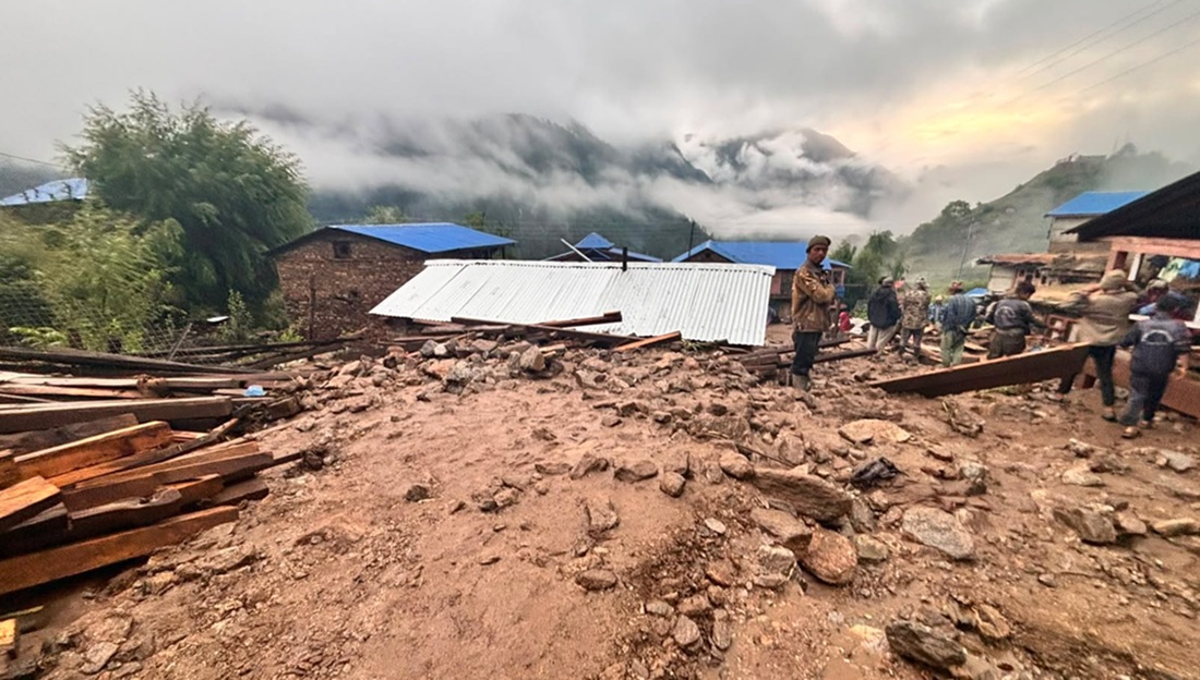 डोल्पामा बाढी गाउँमा पस्दा एक महिलाको मृत्यु, ६ जना घाइते डोल्पामा बाढी गाउँमा पस्दा एक महिलाको मृत्यु, ६ जना घाइते