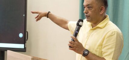 सामाजिक सञ्जालको लोकप्रियतामै रमायो सरकार, नागरिकका समस्या ओझेलमा : सभापति थापा