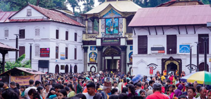 साउनको दोस्रो सोमबार, पशुपतिनाथसहित देशभरका शिवालयमा भक्तजनको घुइँचो